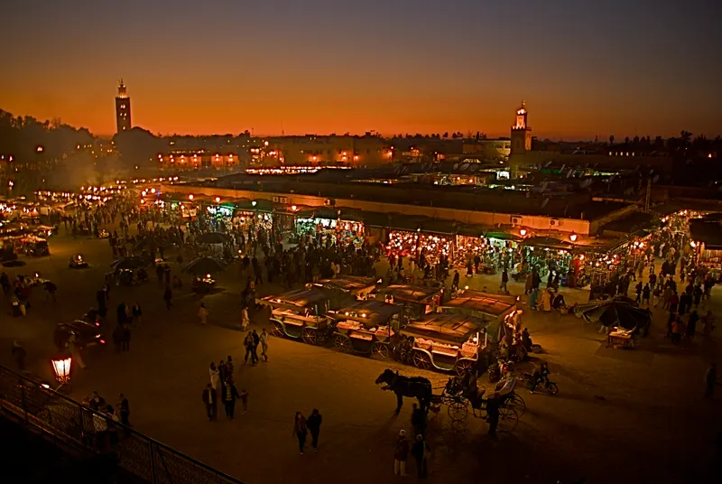 Jemaa el-Fnaa square at night